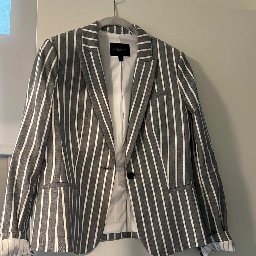 Never worn Banana Republic striped blazer